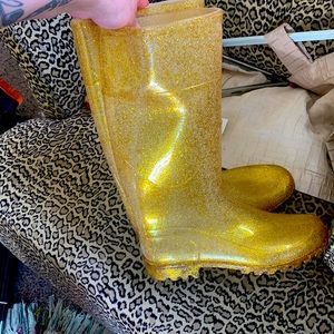 NWT gold sparkle rain boots size 10